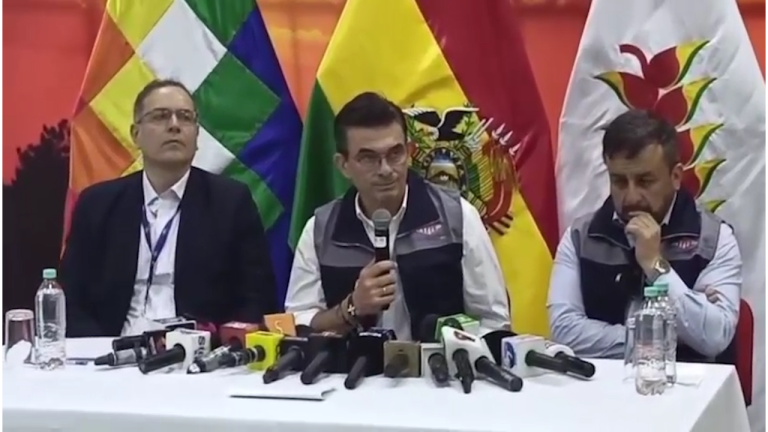 Conferencia de prensa presidente Rodrigo Paz