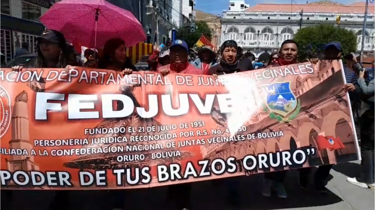 Fedjuve Oruro marcha en las calles de la urbe