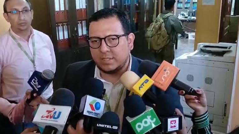 Intervienen oficinas de Redes de Gas de YPFB en Sucre por presunto enriquecimiento ilícito de su director Javier Gorena - Fiscal de Materia