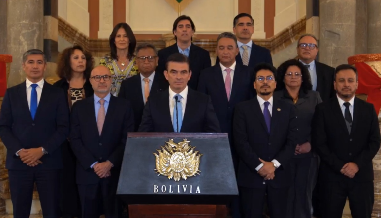 EE. UU. apoya reformas económicas de Bolivia: “Reconocemos que el camino por delante no será fácil.” Conferencia de prensa presidente Rodrigo Paz y gabinete de ministros