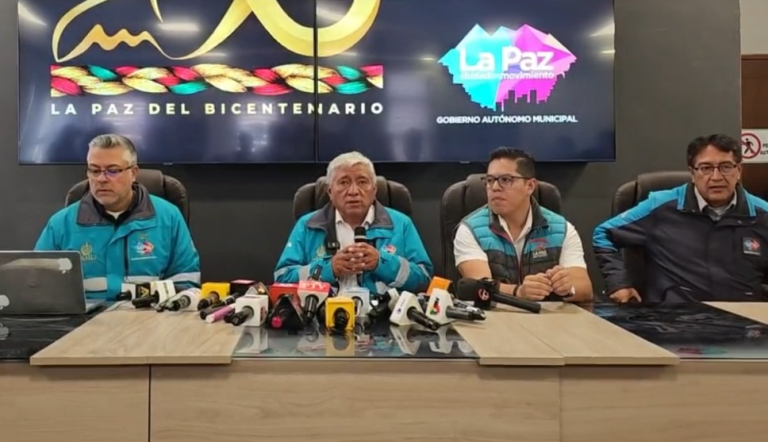 Conferencia de prensa alcalde paceño, Iván Arias