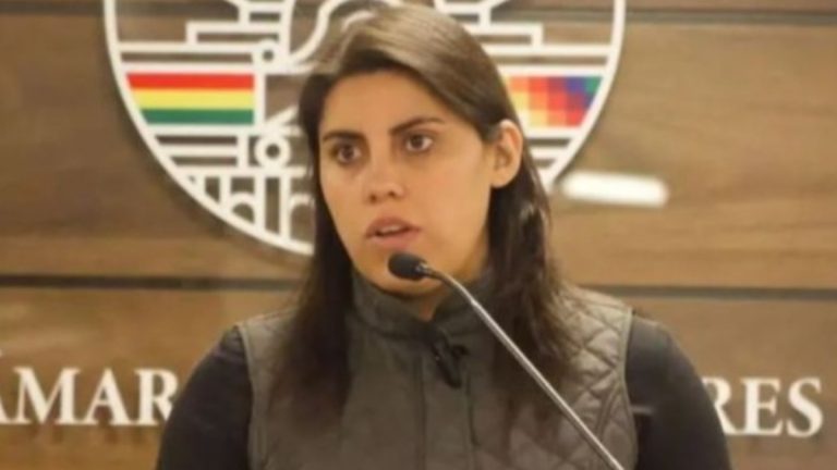 Senadora Andrea Barrientos. Foto: Internet.